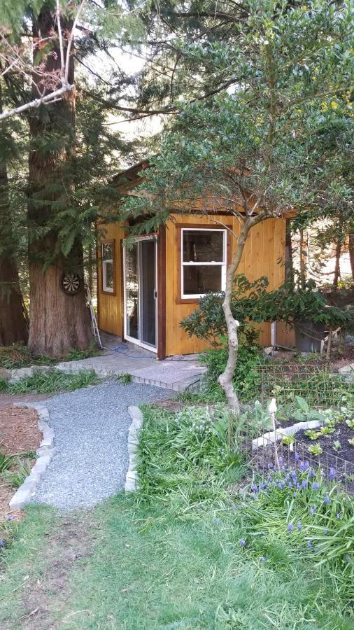 Sacred Pilgrimage Studio Guest House Metchosin ภายนอก รูปภาพ